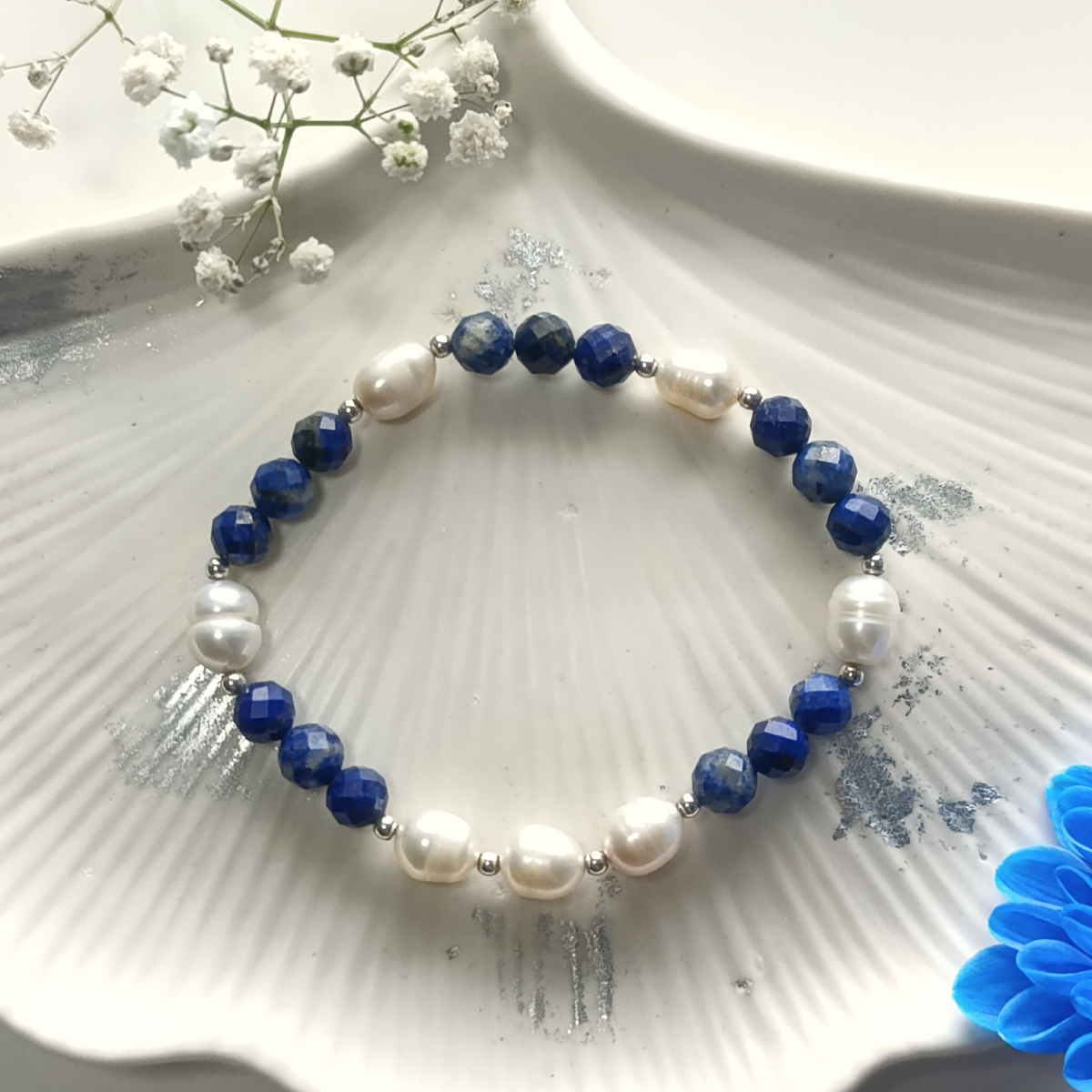 Bransoletka z Lapis Lazuli, Perłami i Srebrem 925 "Essenza Perlea"